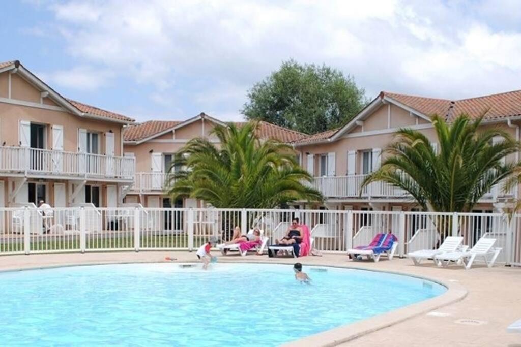 Ferienwohnung T3 En Duplex Avec Grande Piscine Anglet Exterior foto